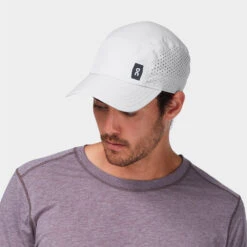 On Running On Lightweight Cap -On Running 055914 017 1